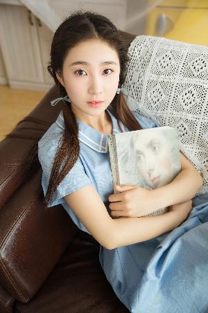 她在丈夫面前被耍了